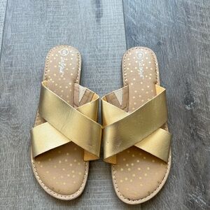 Kid's Cat & Jack Polka Dot Gold Sandals Size 6